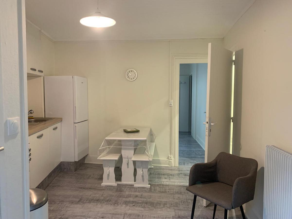 Appartement 4 Personnes, 1 Chambre, Terrasse, Wifi, Proche Du Centre Ла Бурбул Екстериор снимка