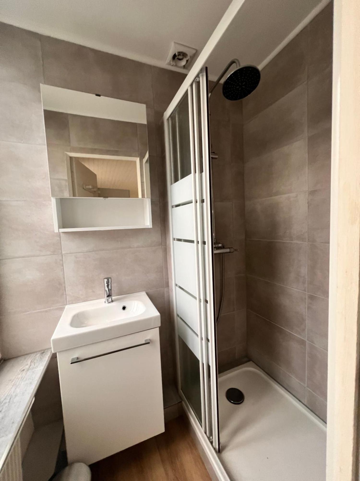 Appartement 4 Personnes, 1 Chambre, Terrasse, Wifi, Proche Du Centre Ла Бурбул Екстериор снимка